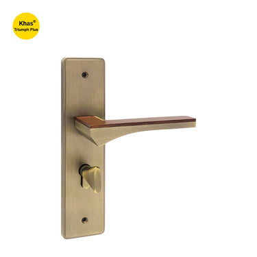 Khas Triumph Plus WD002 door handle set in antique brass and wood finish, featuring a sleek wooden accent and ergonomic handle.