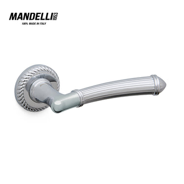 Mandelli 1511 Aurora door handle in polished chrome, featuring an elegant, smooth design and crafted from high-quality solid brass.